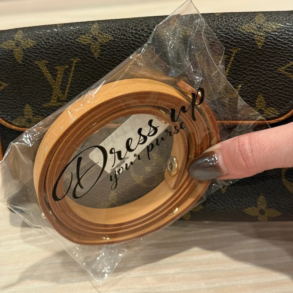 Louis Vuitton Florentine Belt Bag - Picture 9 of 12